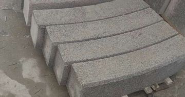 岳阳芝麻白弧形路牙石