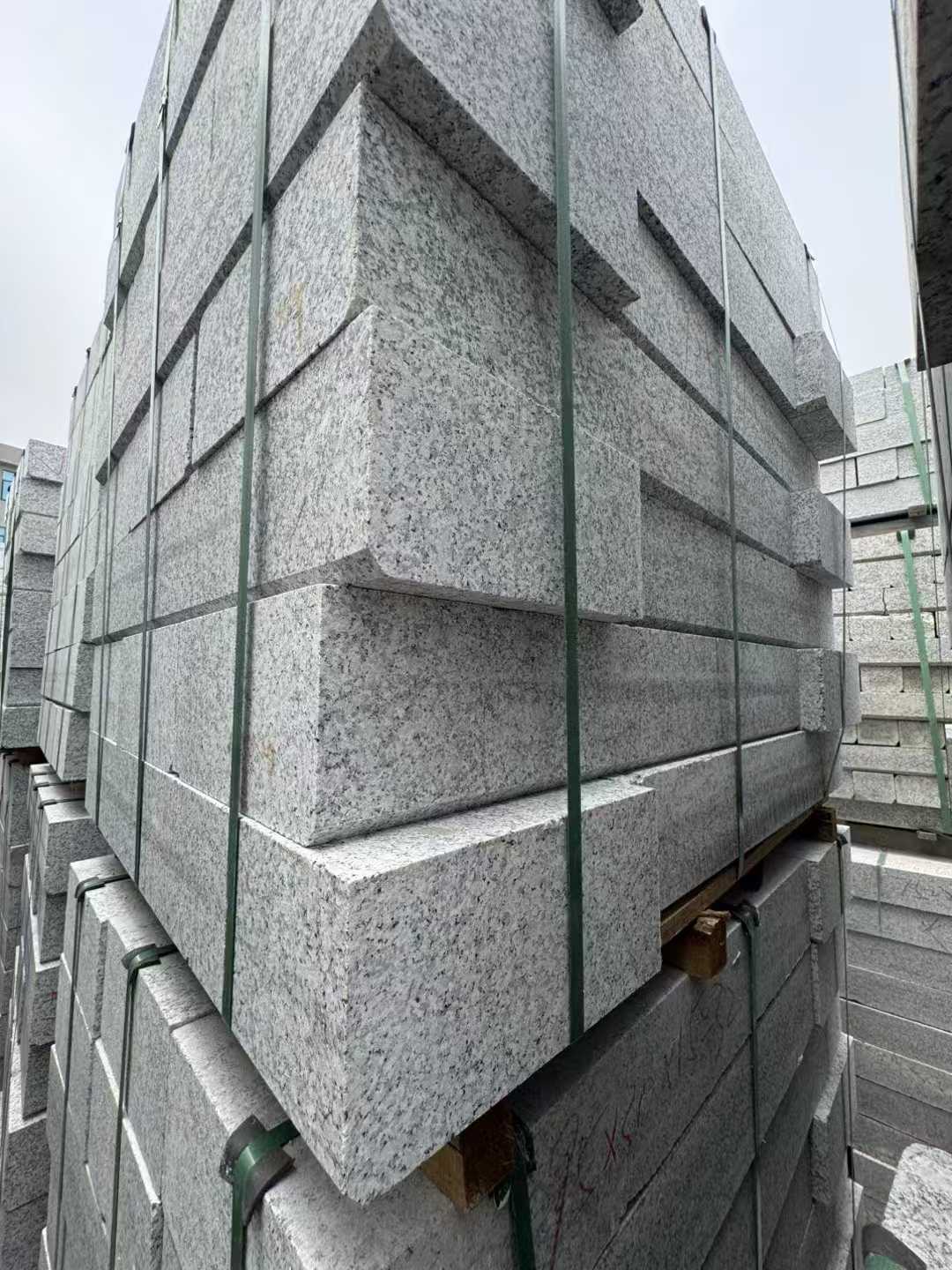岳阳芝麻白路牙石 马路牙子