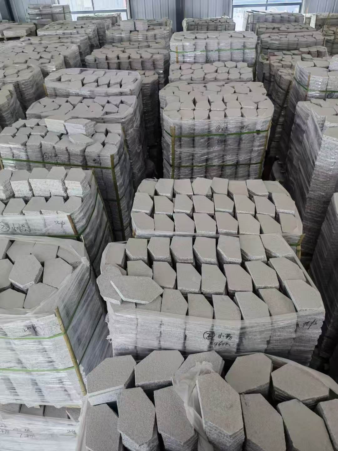 岳阳芝麻白石材冰裂纹，碎拼。