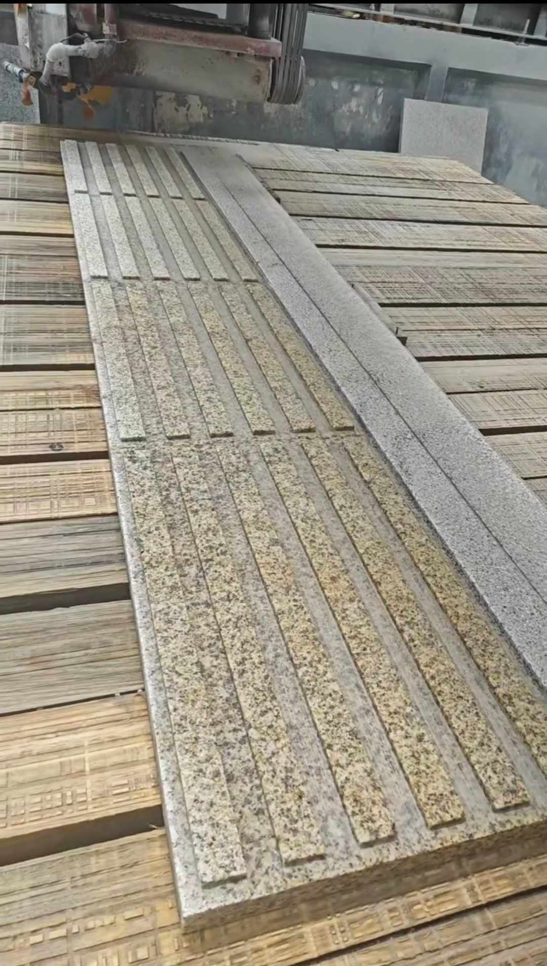 岳阳黄金麻盲道石 盲条