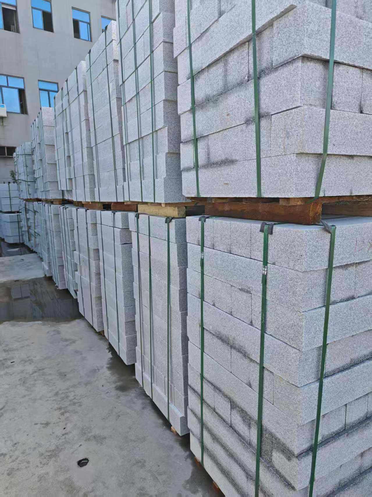 岳阳芝麻白路牙石，路侧石